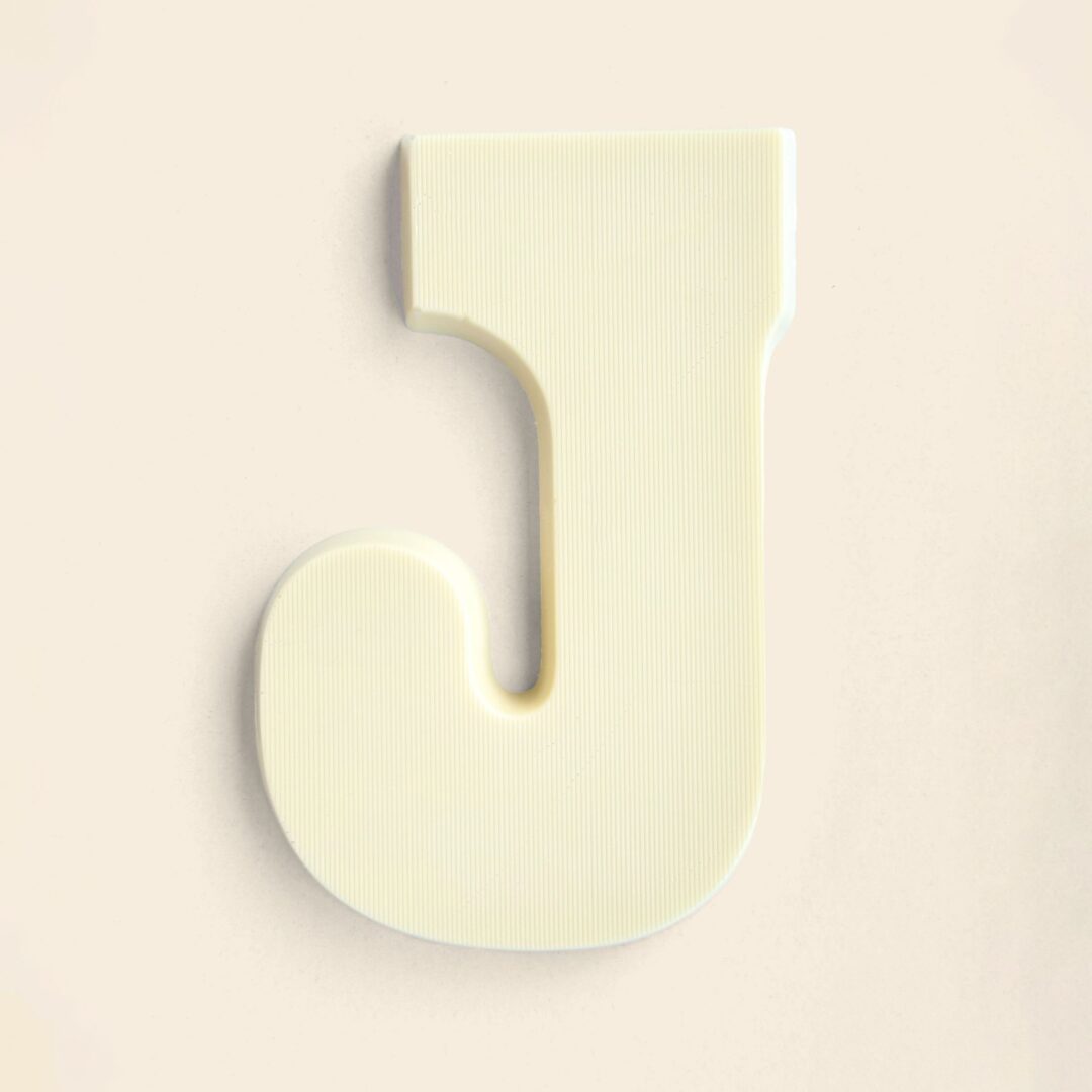 Chocoladeletter J Wit