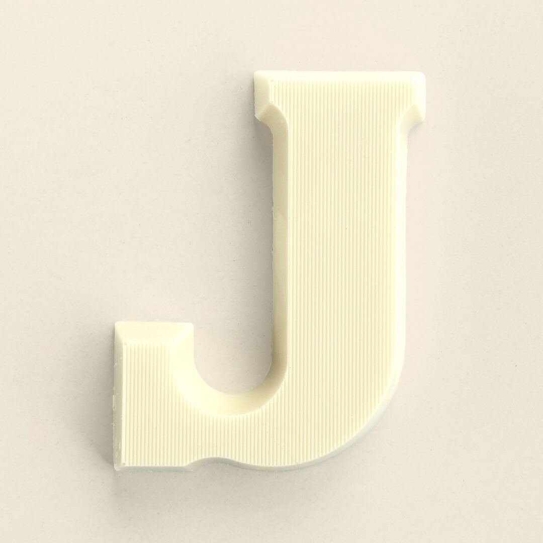 Chocoladeletter J Wit