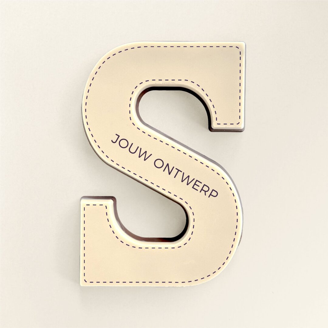 Chocoladeletter S Eigen ontwerp Wit