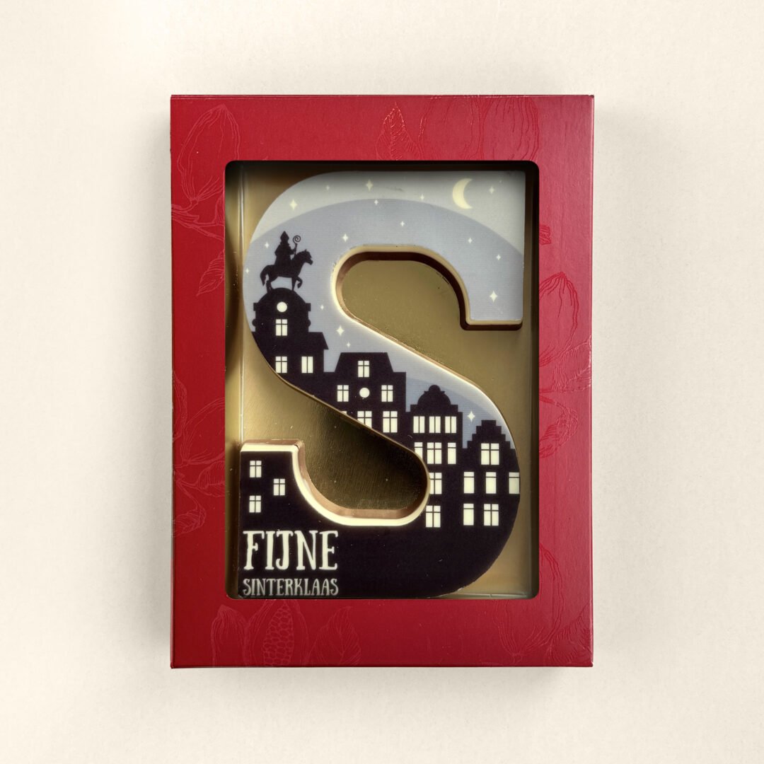 Chocoladeletter S fijne sinterklaas als origineel chocolade cadeau voor medewerkers en klanten. Tasty Present - gepersonaliseerde chocolade en snoep