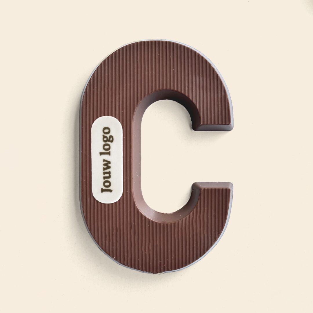Chocoladeletter Eigen Logo C Melk