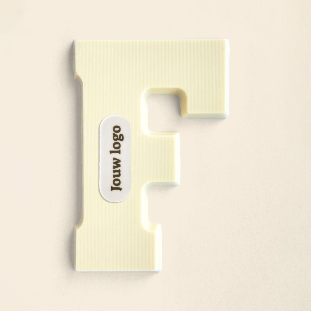 Chocoladeletter Eigen Logo F Wit