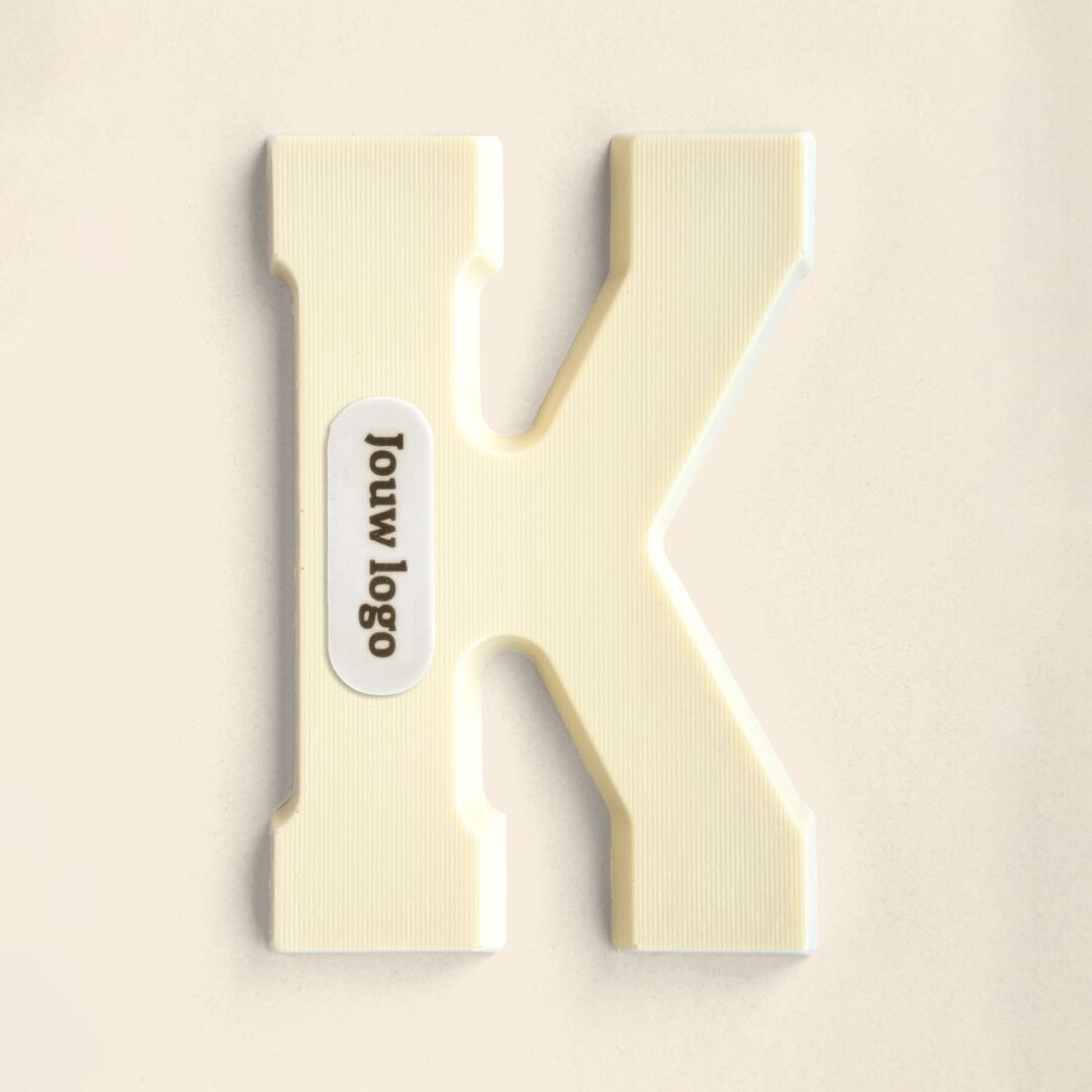 Chocoladeletter Eigen Logo K Wit