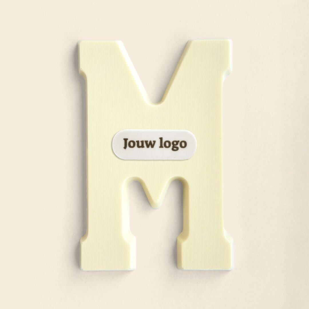 Chocoladeletter Eigen Logo M Wit