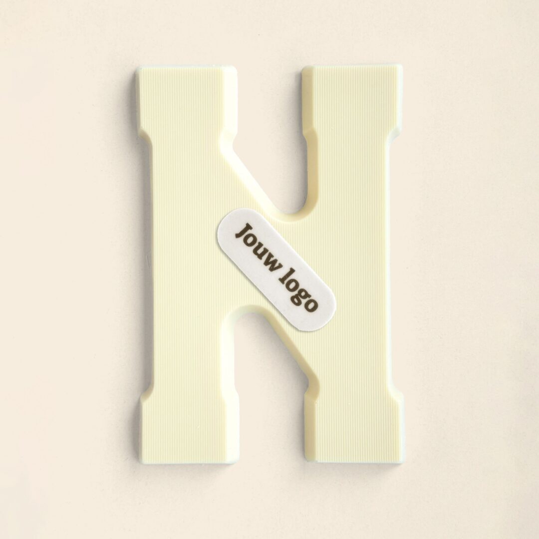 Chocoladeletter Eigen Logo N Wit
