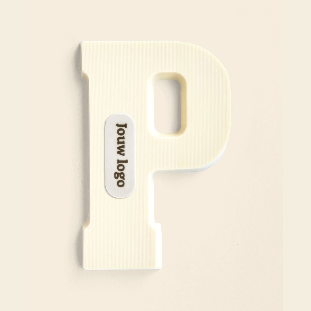 Chocoladeletter Eigen Logo P Wit