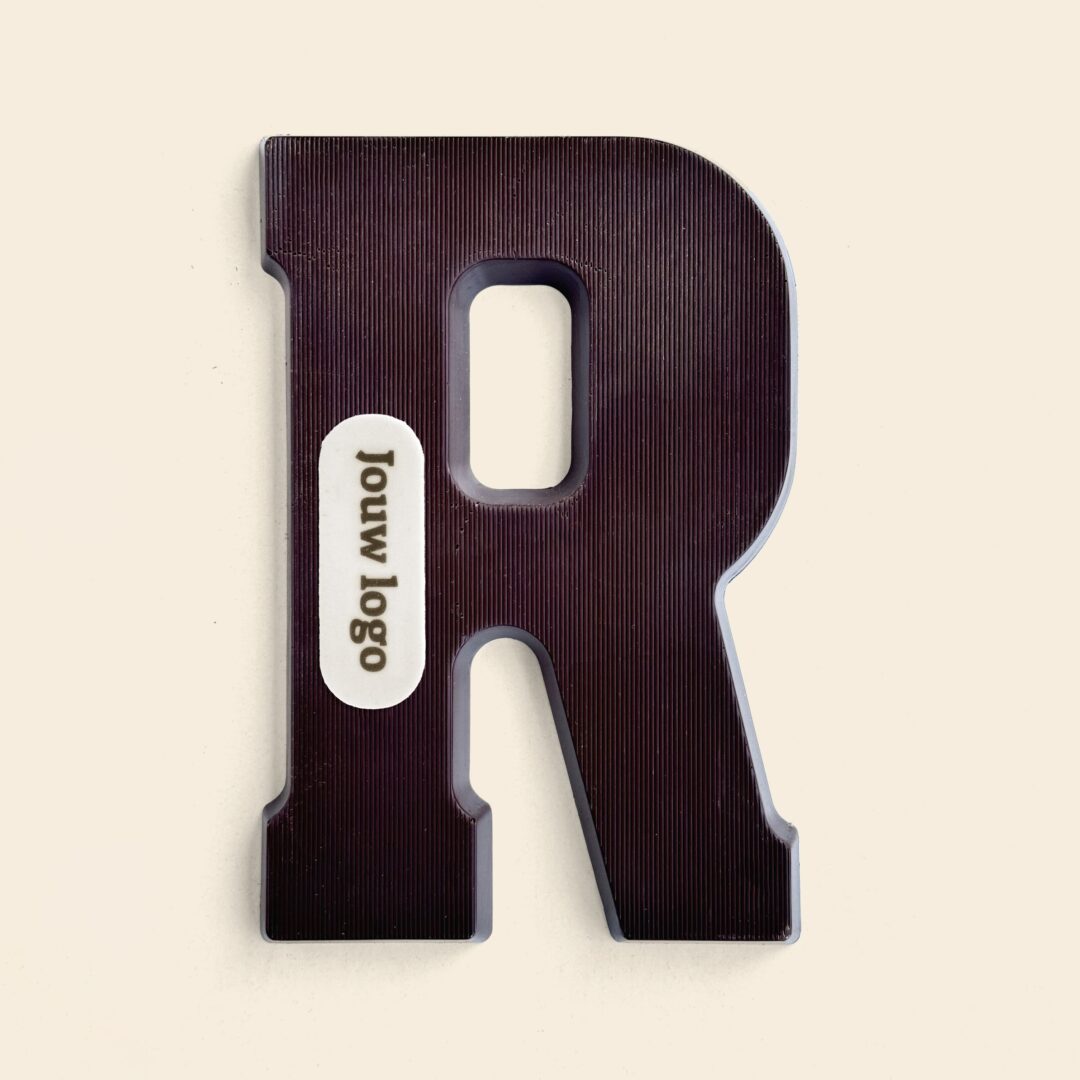Chocoladeletter Eigen Logo R Puur