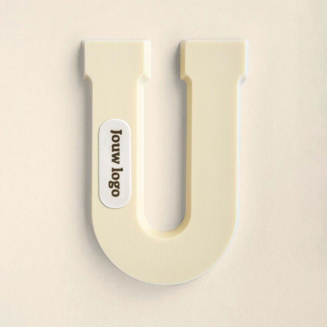 Chocoladeletter Eigen Logo U Wit