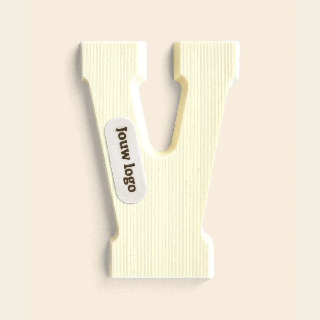 Chocoladeletter Eigen Logo V Wit