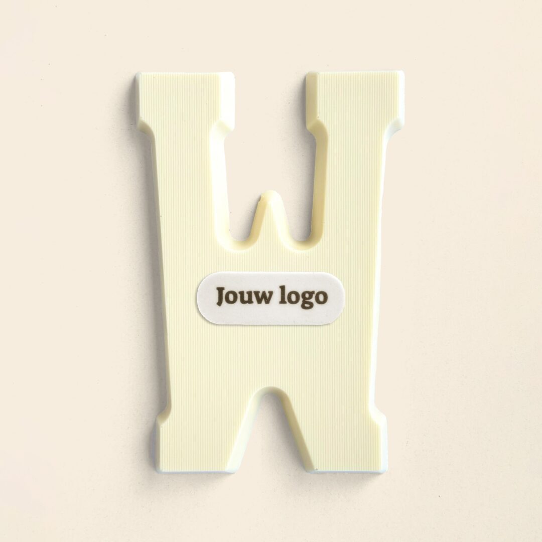 Chocoladeletter Eigen Logo W Wit