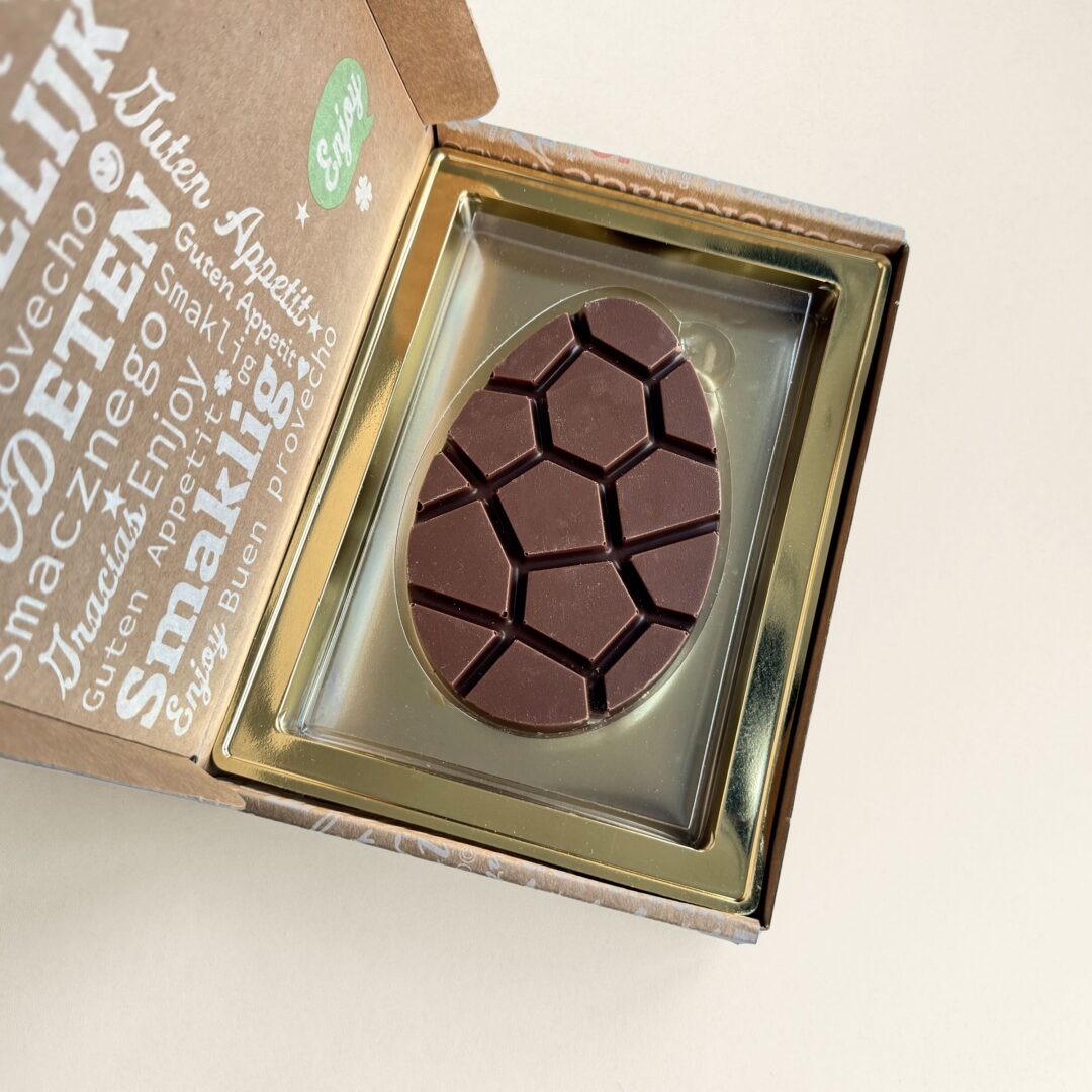 Chocolade paasei melk in verzenddoos