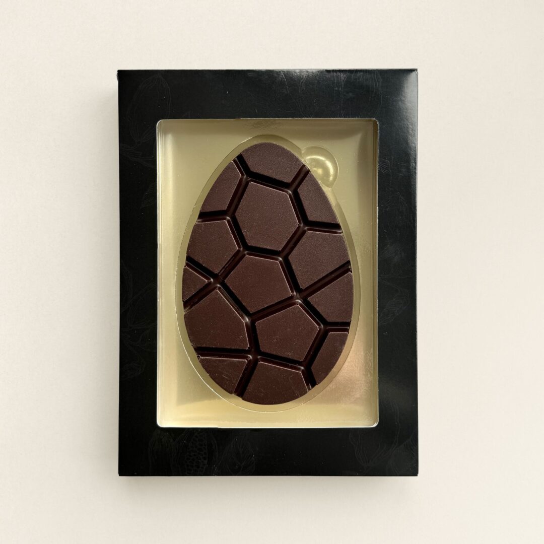 Chocolade paasei, puur, in luxe geschenkdoos