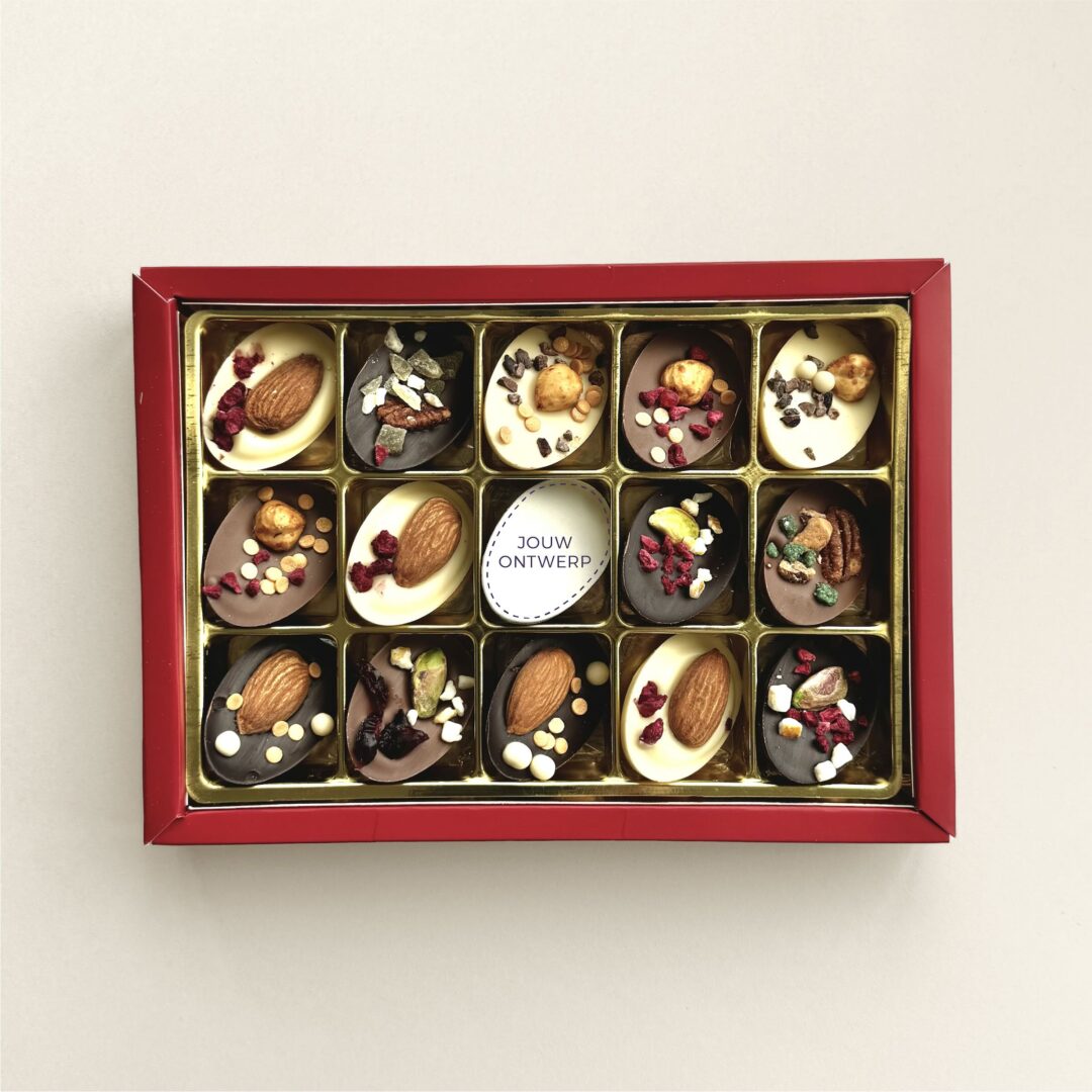 Chocolade paaseitjes met fruit en noten en jouw eigen logo of foto