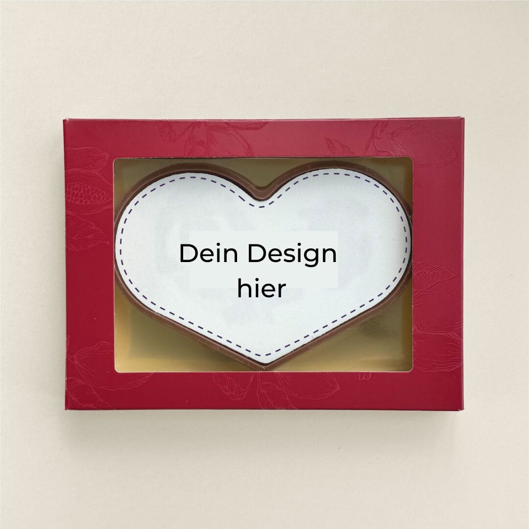 Milchschokoladenherz mit eigenem Foto oder Motiv auf Marzipan in einer roten Geschenkbox als personalisiertes Geschenk für Familie, Mitarbeiter oder Geschäftspartner. Tasty Present – personalisierte Schokolade und Süßigkeiten