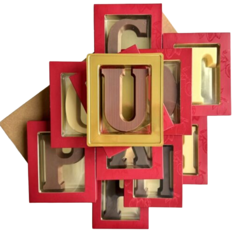 medium chocolade letters van ca 80 en 135 gram in melk, wit en puur. Geschikt als geschenk tijdens sinterklaas of als onderdeel wen een wenssleeve. tasty present chcoolade en sweets