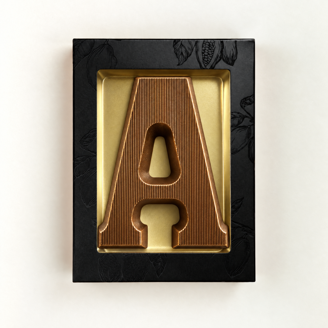 Melk Chocoladeletter A met bronzen finish. Leuk als relatiegeschenk